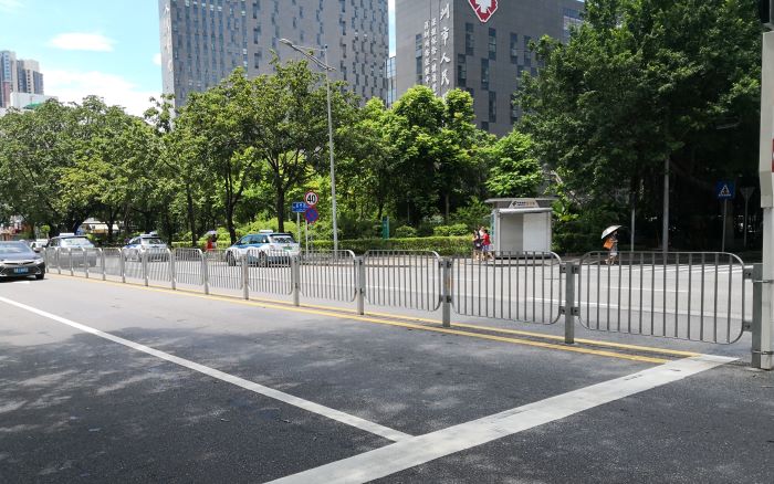 廣東護(hù)欄,東莞護(hù)欄,圍墻護(hù)欄,陽臺(tái)護(hù)欄,安全防護(hù)欄